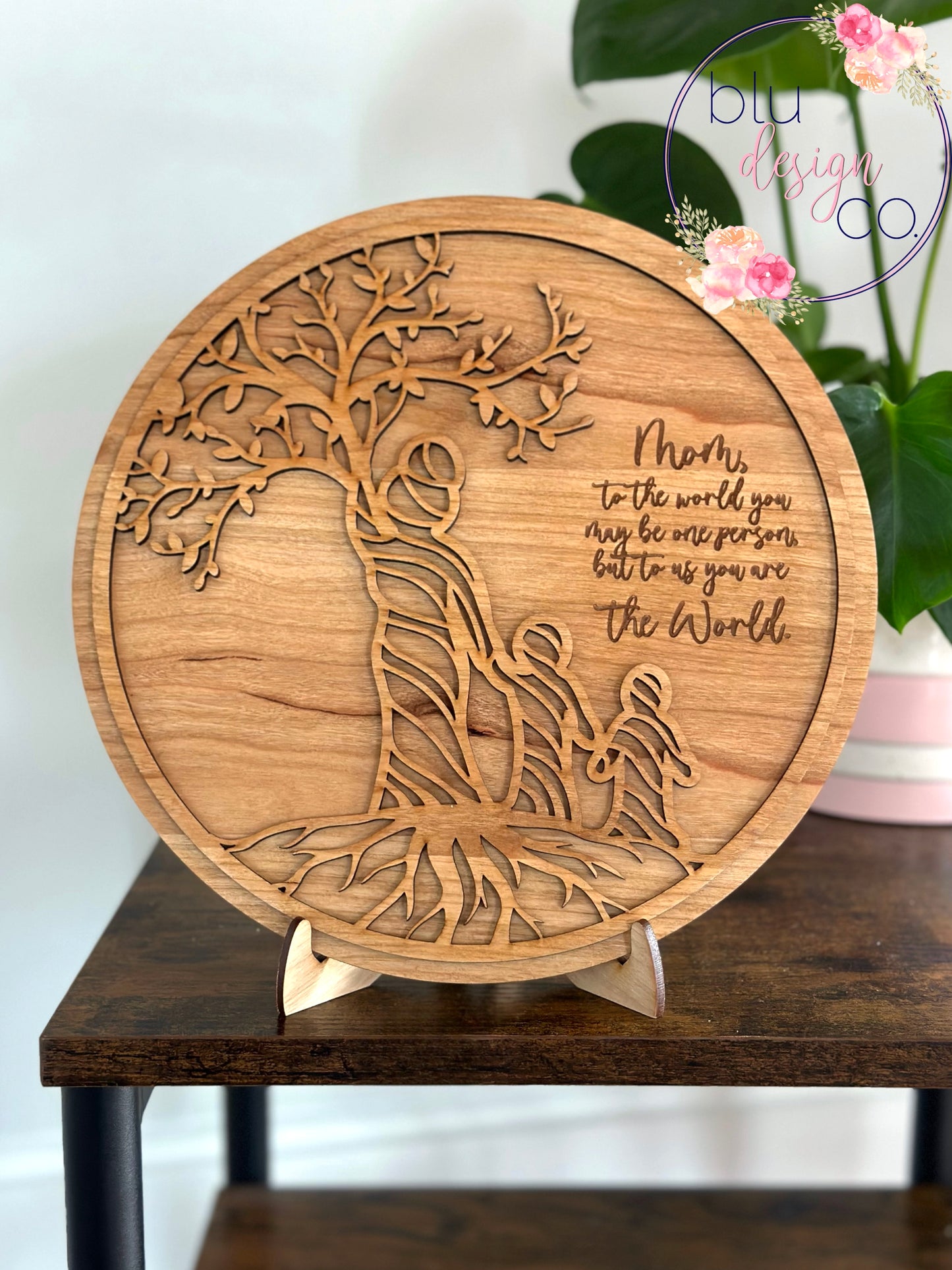 Custom Round Mom and 1-5 Children Sign