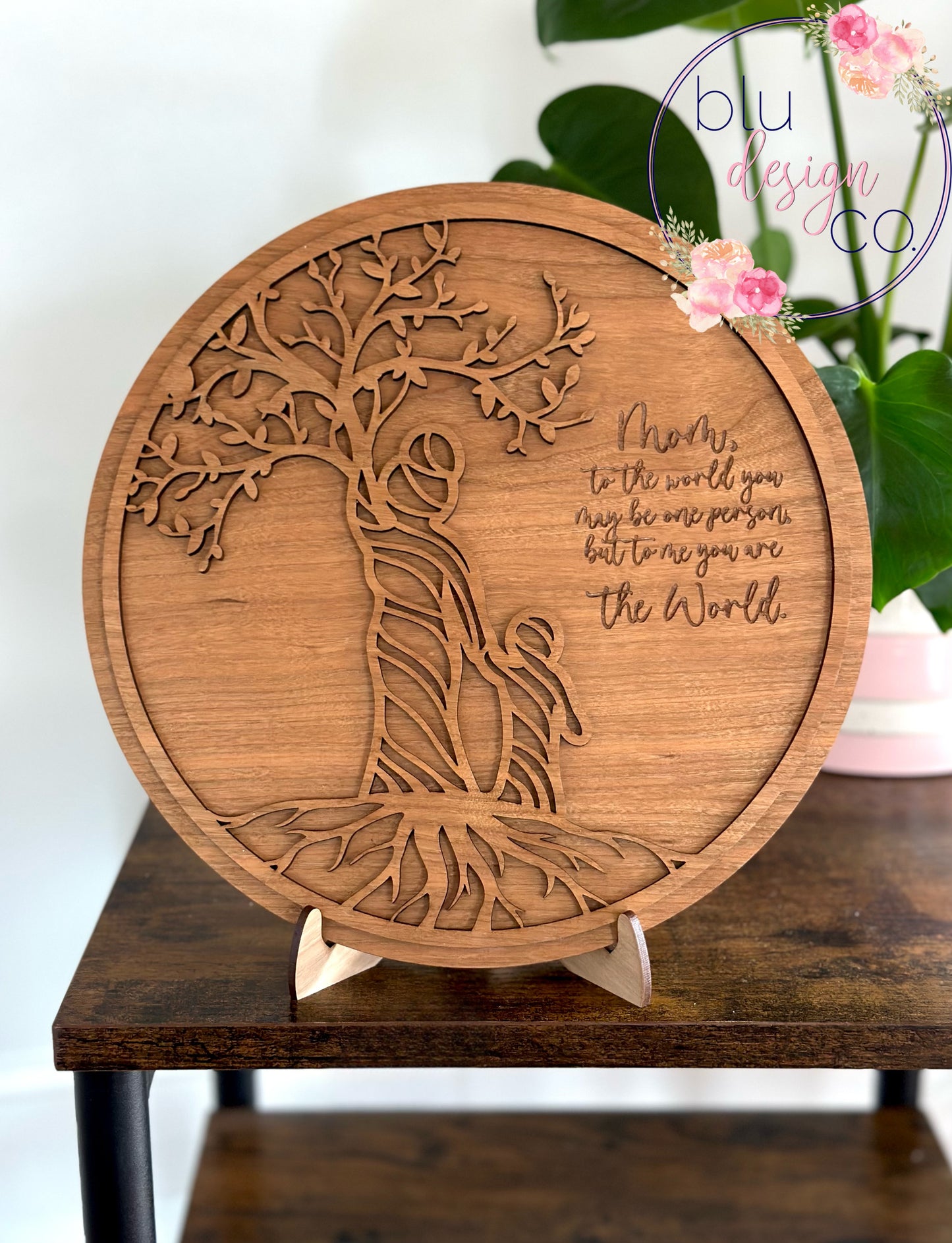 Custom Round Mom and 1-5 Children Sign