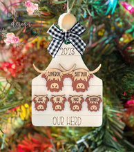 Load image into Gallery viewer, Highland Cow Family Ornament