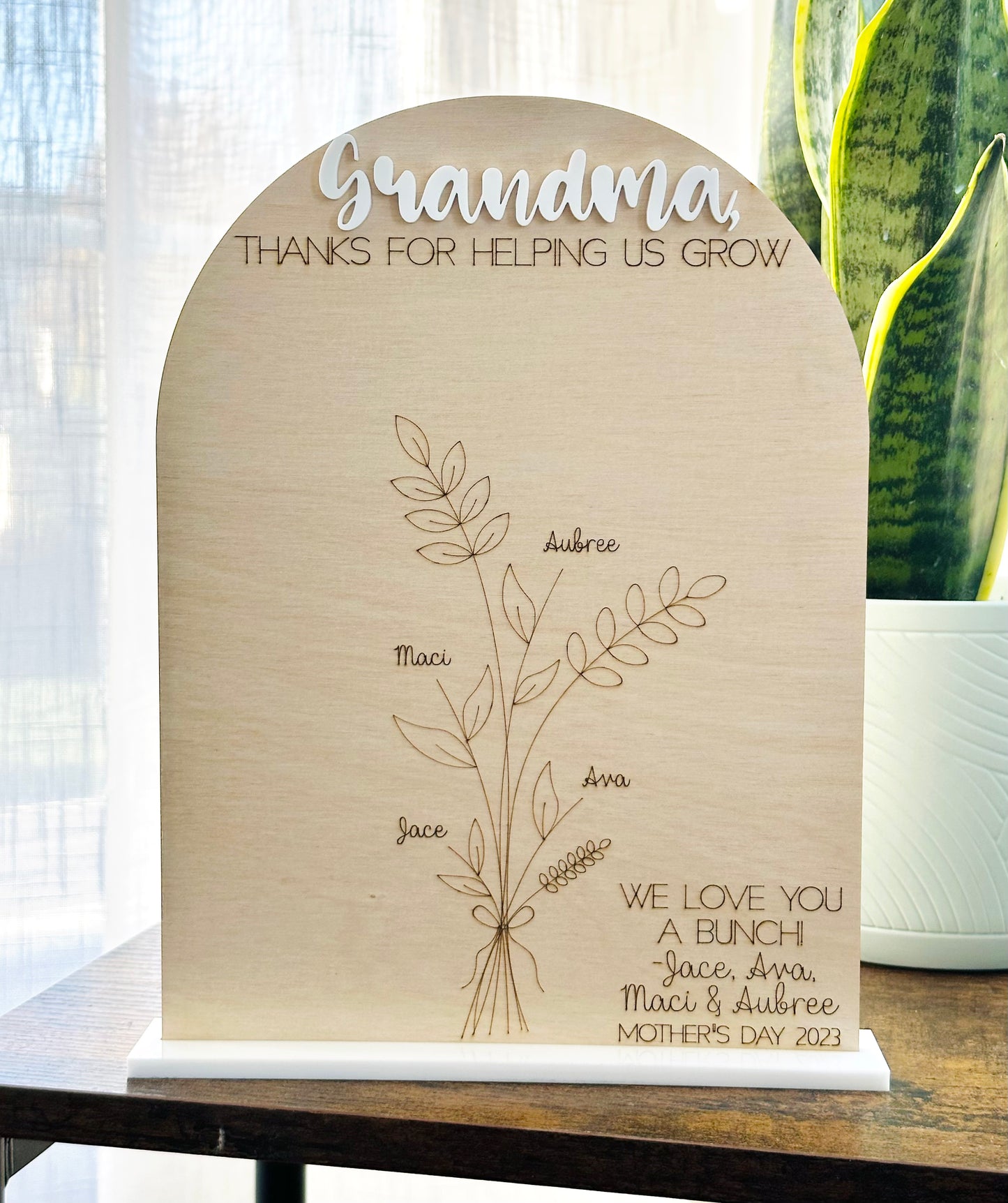 DIY Custom Handprint Bouquet Sign