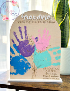 DIY Custom Handprint Bouquet Sign